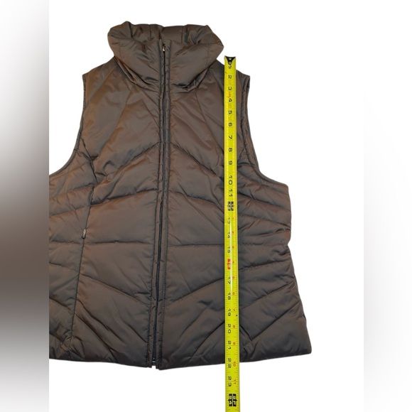 Kenneth Cole Reaction Chocolate Brown Quilted Vest Women’s Size Medium - Picture 7 of 7
